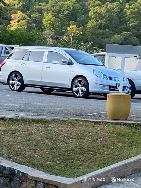 Silver Station Wagon with Custom Chrome Wheels – AI Generated Video | Hailuo AI