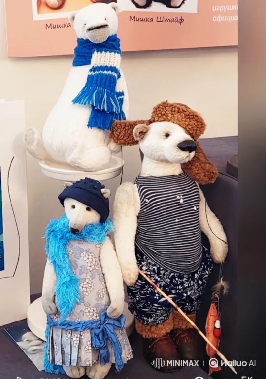Anthropomorphic Polar Bears Waving in Synchronization – AI Generated Video | Hailuo AI
