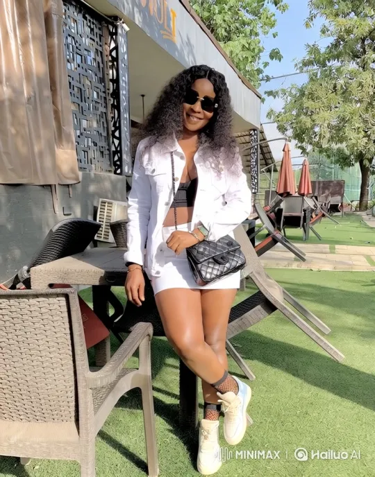 Woman Embraces Sports Car in Sunny Patio Setting – AI Generated Video | Hailuo AI