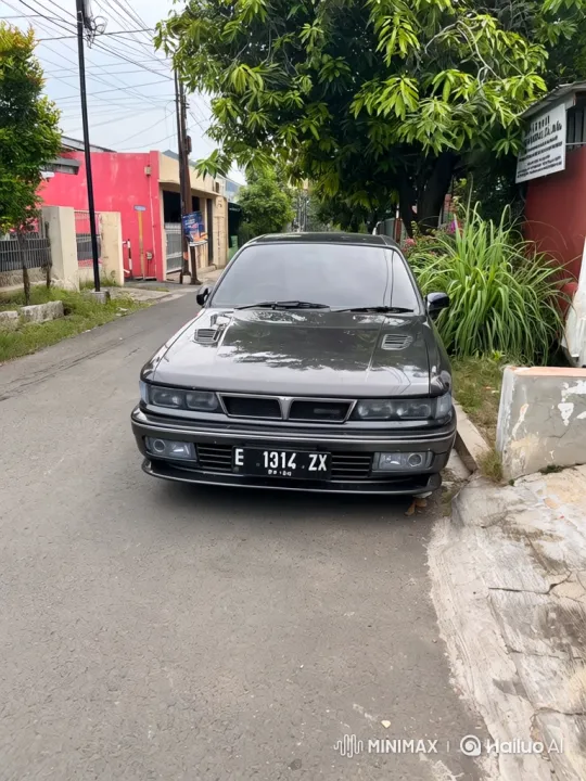 Classic Sedan Showcases Modern Sleekness in Urban Drive – AI Generated Video | Hailuo AI