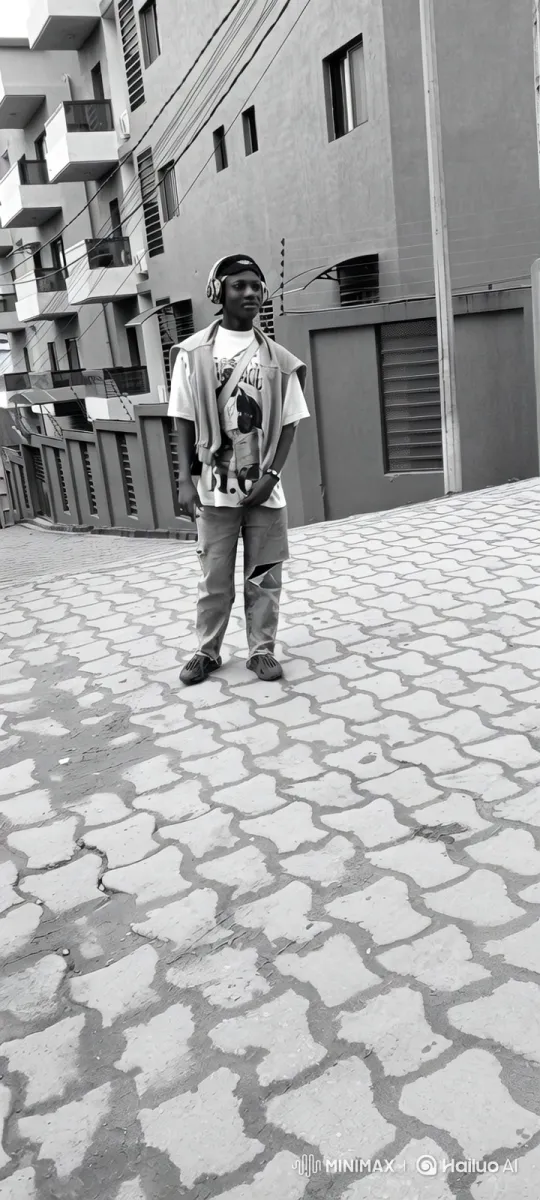 Young Man in Urban Setting with Gentle Camera Shake – AI Generated Video | Hailuo AI