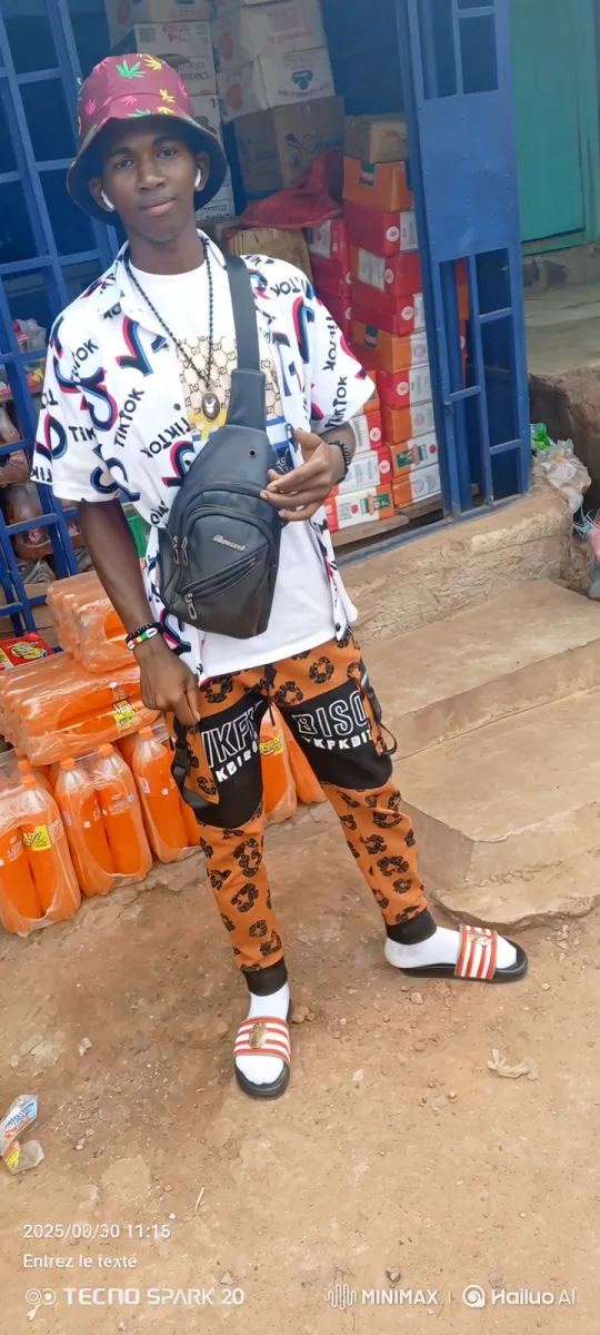 Fashionable Young Man Poses for Static Camera – AI Generated Video | Hailuo AI