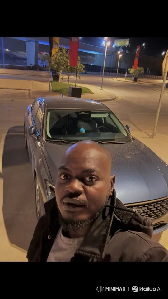 Nighttime Urban Portrait: A Slow Push-In on a Man's Face – AI Generated Video | Hailuo AI