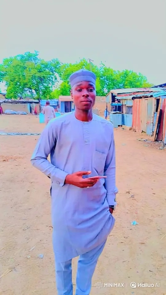 Young Man Enters Luxury Rolls-Royce in Desert Setting – AI Generated Video | Hailuo AI