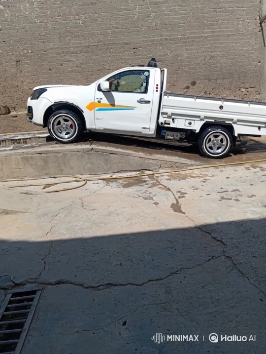 Dancing Pickup Truck on Ramp Display – AI Generated Video | Hailuo AI