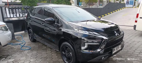 SUV Transforms into a Low-Slung 'Slammed' State – AI Generated Video | Hailuo AI