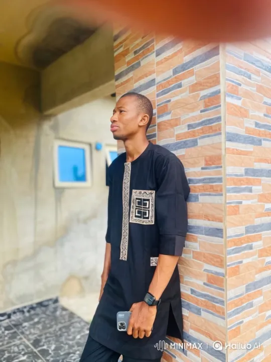 Young Man Chases Yellow Sports Car, Becomes Celebrity Admired by Fans – AI Generated Video | Hailuo AI