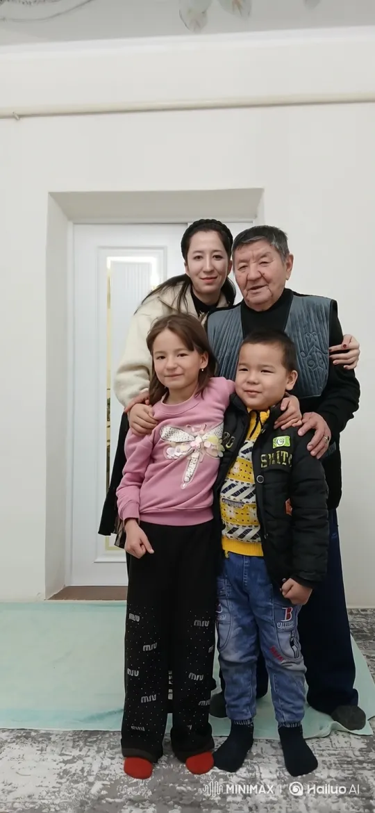 Family Portrait: A Candid Moment of Warmth – AI Generated Video | Hailuo AI