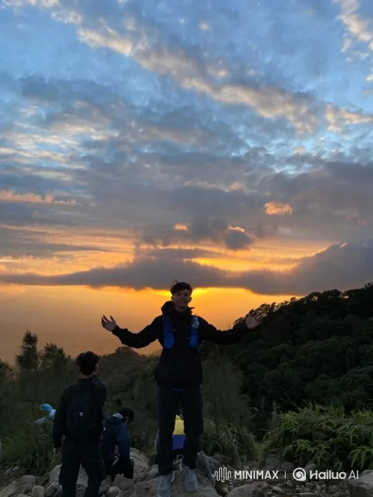 Traversing the Earth: From Mountain Peak to Cosmic Orbit – AI Generated Video | Hailuo AI