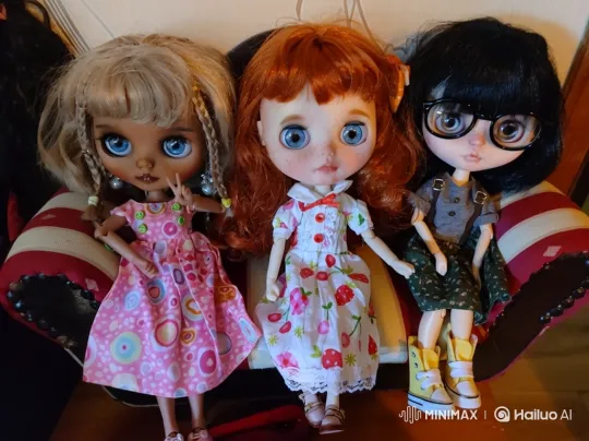 Three Dolls Enchanted by Classic Cartoon on TV – AI Generated Video | Hailuo AI