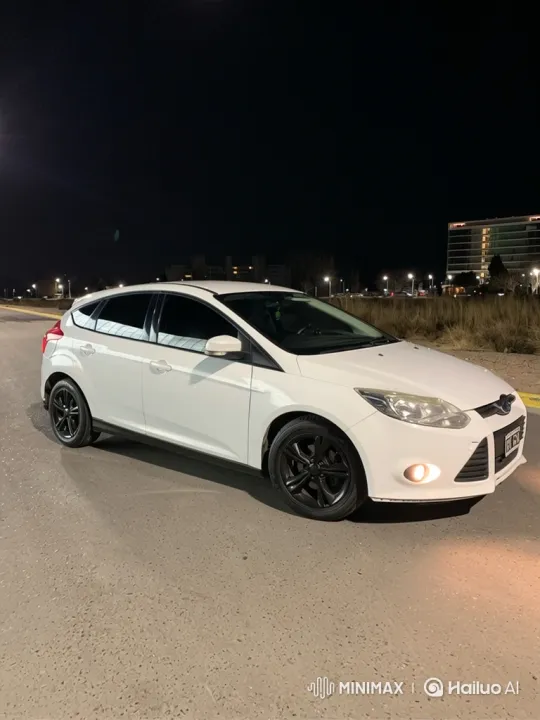 White Hatchback Lowers on Nighttime Urban Road – AI Generated Video | Hailuo AI