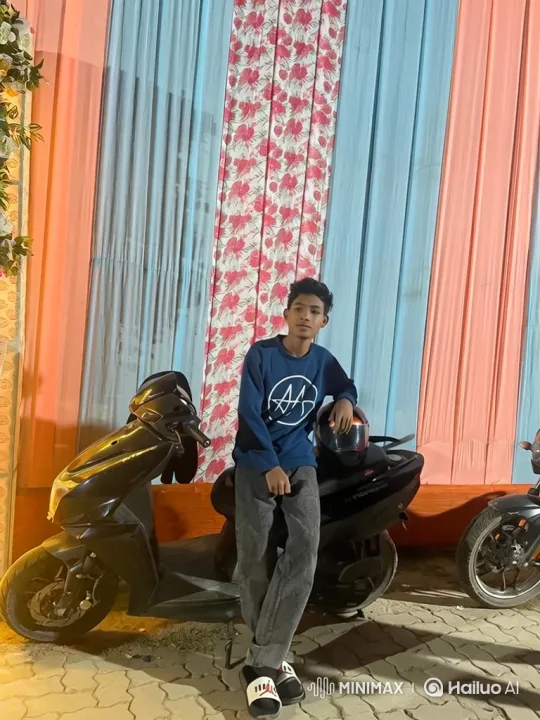 Young Man Transitions from Scooter to Rolls-Royce – AI Generated Video | Hailuo AI