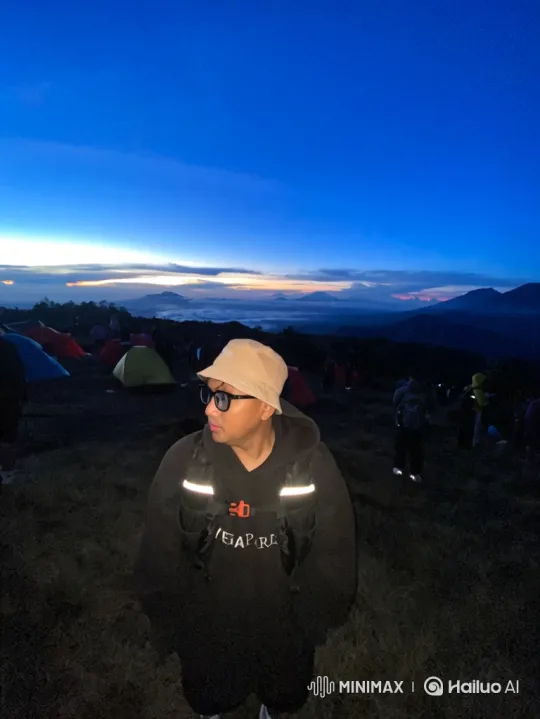 Panoramic Zoom-Out from Mountain to Earth in Space – AI Generated Video | Hailuo AI