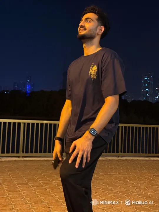 Romantic Encounter on a Night Walk in the City – AI Generated Video | Hailuo AI