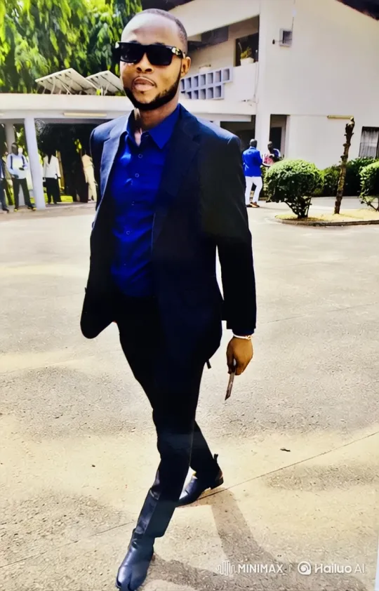 Stylish Man in Blue Shirt Boards Presidential Plane with Donald Trump – AI Generated Video | Hailuo AI