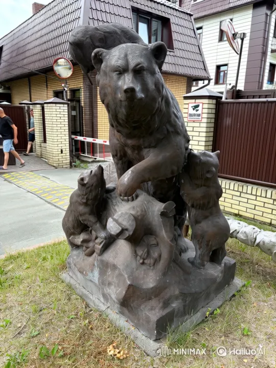 Bronze Bear Sculpture Comes to Life for Anti-Drugs Message – AI Generated Video | Hailuo AI
