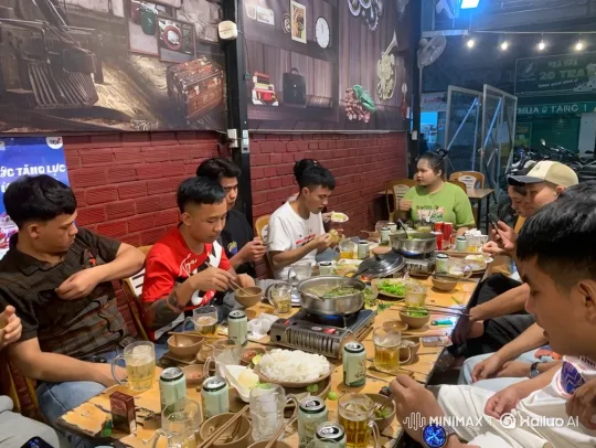Dinner Disrupted: Friends Turn to Fisticuffs – AI Generated Video | Hailuo AI
