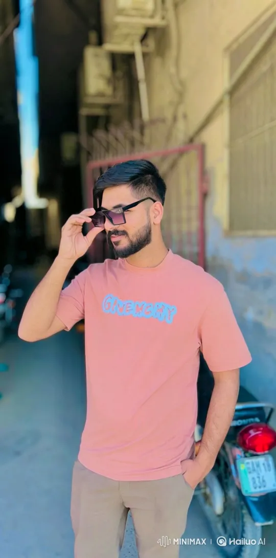 Sunlit Alley Romance: A Moment of Connection – AI Generated Video | Hailuo AI