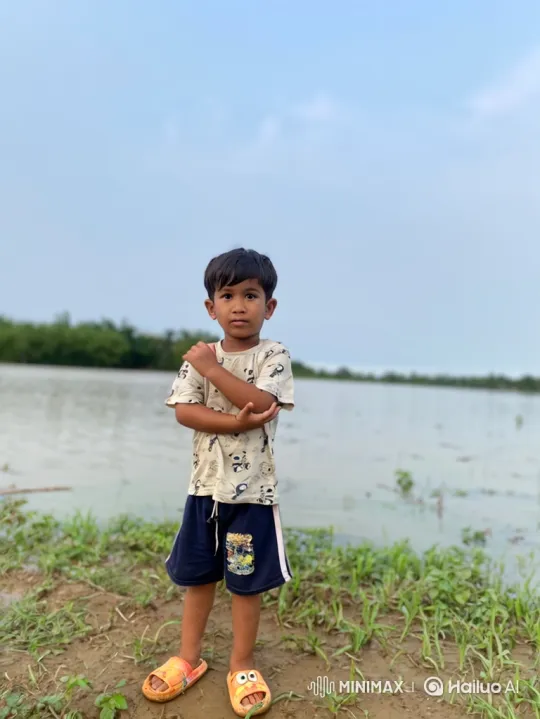 Young Boy Transforms into Warrior Facing Dragon on Snowy Battlefield – AI Generated Video | Hailuo AI
