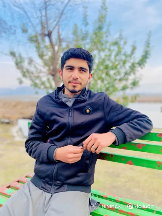 Young Couple Meets on Park Bench, Shares Intimate Moment – AI Generated Video | Hailuo AI