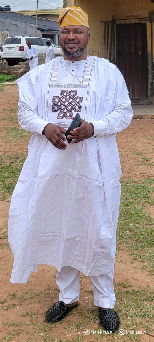 Man in Traditional Attire Enters Luxury G-Wagon – AI Generated Video | Hailuo AI