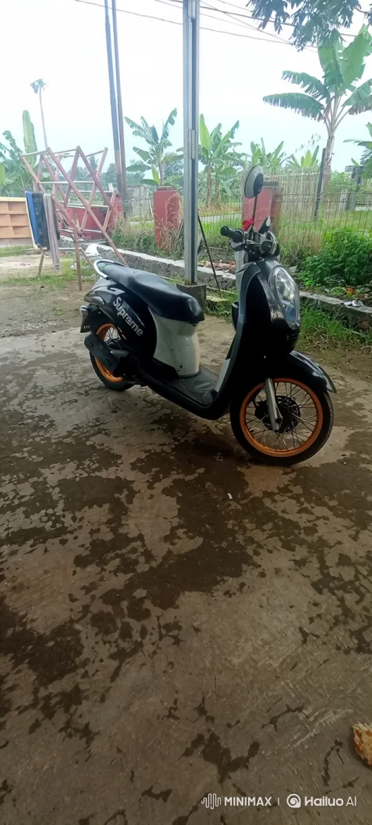 Black and White Scooter with Orange Rims Lowering – AI Generated Video | Hailuo AI