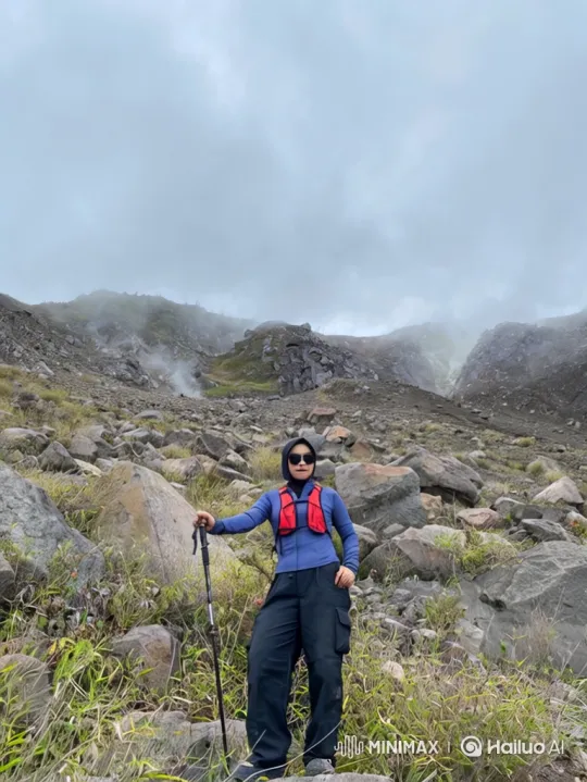 Panoramic Journey from Mountain to Planet Earth – AI Generated Video | Hailuo AI