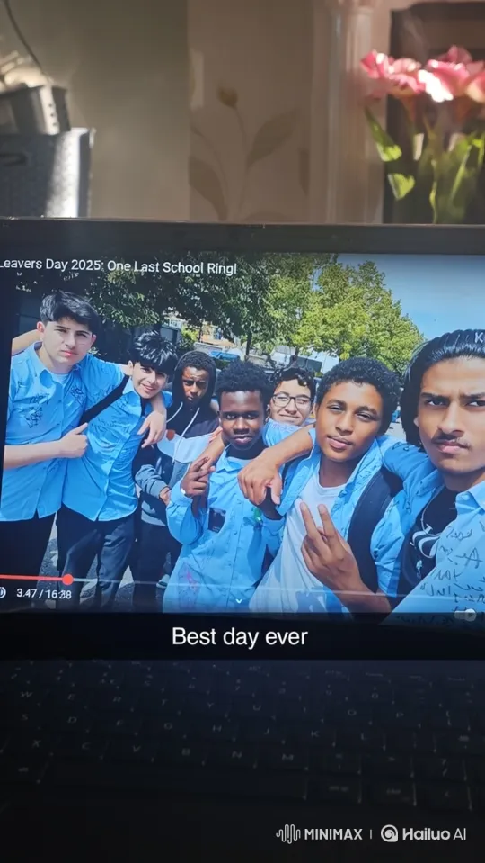 Student Morphs into Gorilla in Group Photo Transformation – AI Generated Video | Hailuo AI