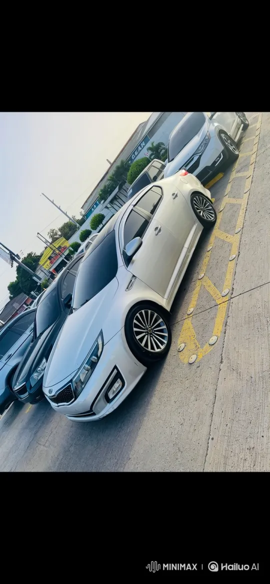 White Sedan Lowers Smoothly in Daylight Setting – AI Generated Video | Hailuo AI
