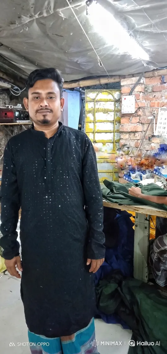 Man Hoists Calf on Shoulders, Laughs Proudly – AI Generated Video | Hailuo AI