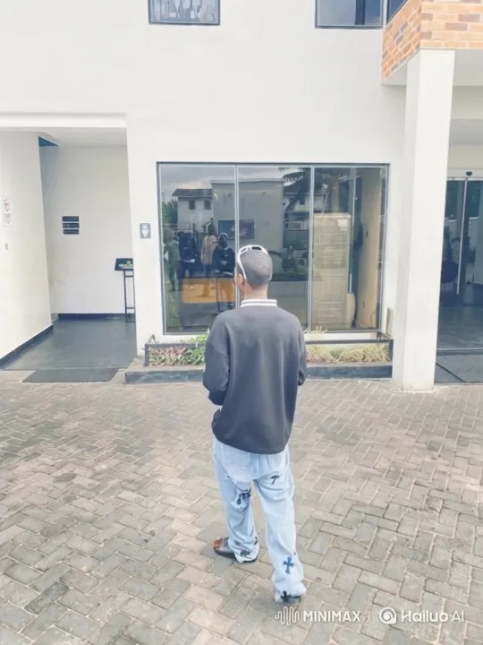 Man Drives Away in Mercedes-Benz SUV on Sunny Afternoon – AI Generated Video | Hailuo AI