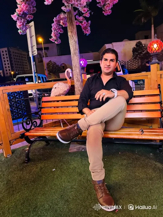 Nighttime Park Encounter: A Man and Woman's Quiet Moment – AI Generated Video | Hailuo AI