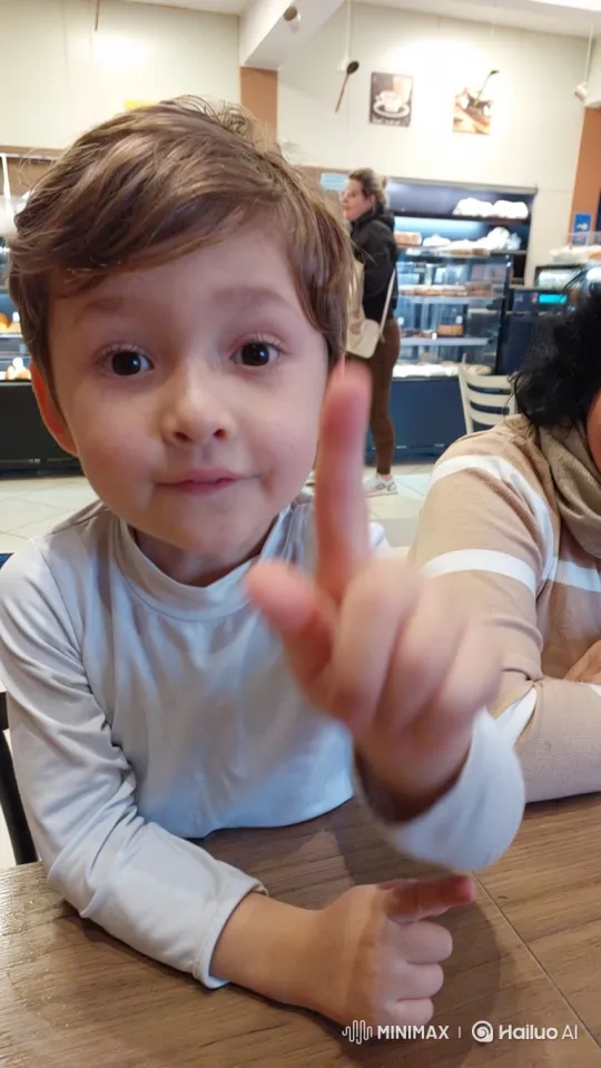 Truck Right, Pan Left, Tracking Shot – AI Generated Video | Hailuo AI