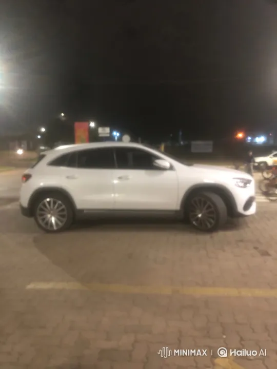 Modern SUV Lowering for Ground-Hugging Stance – AI Generated Video | Hailuo AI
