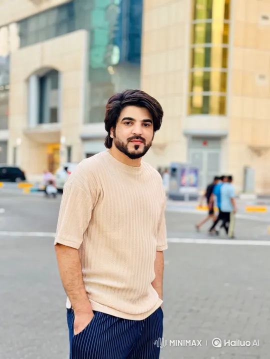 Couple Shares Silent Moment on Golden Hour Plaza – AI Generated Video | Hailuo AI