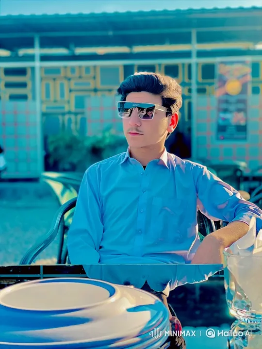 Young Couple's Tender Moment in Golden Hour – AI Generated Video | Hailuo AI