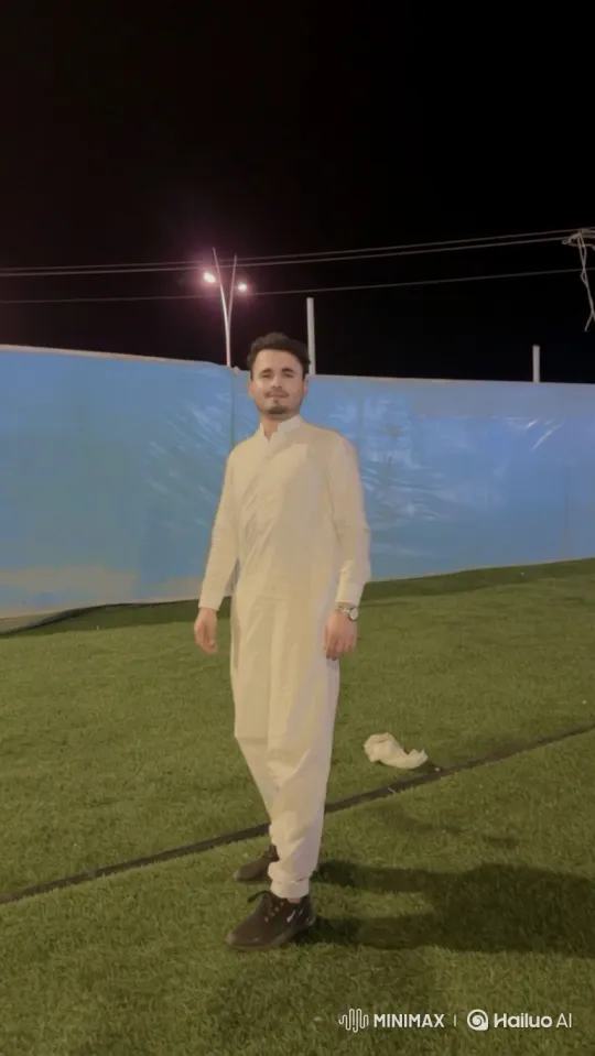 Romantic Encounter in Night's Peaceful Ambiance – AI Generated Video | Hailuo AI