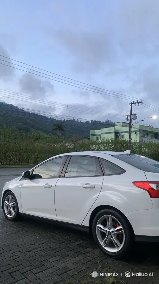 White Sedan Lowering Suspension on Wet Cobblestone – AI Generated Video | Hailuo AI