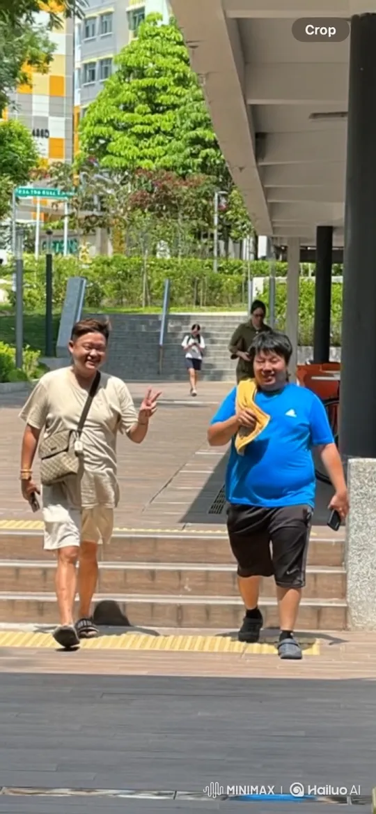 Unexpected Street Martial Arts Duel in Sunny Setting – AI Generated Video | Hailuo AI