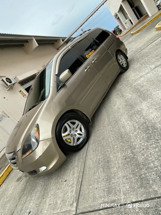 Gold Minivan Transforms with Hydraulic Lowering – AI Generated Video | Hailuo AI