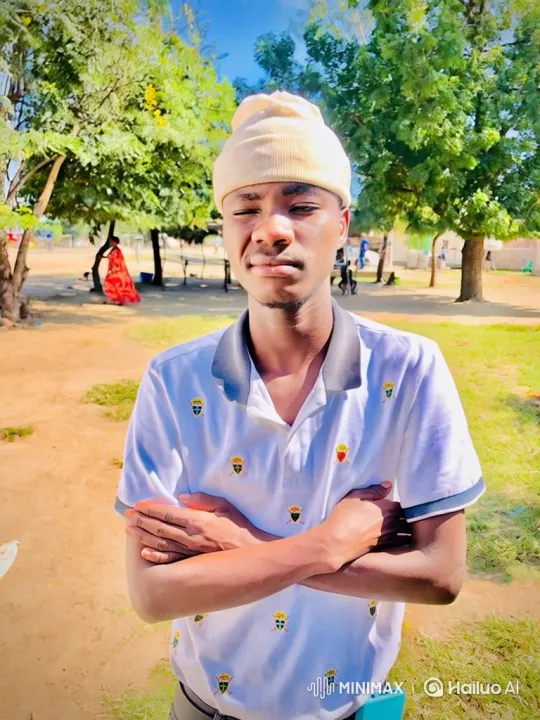 Young Man Transforms Expression Outdoors – AI Generated Video | Hailuo AI