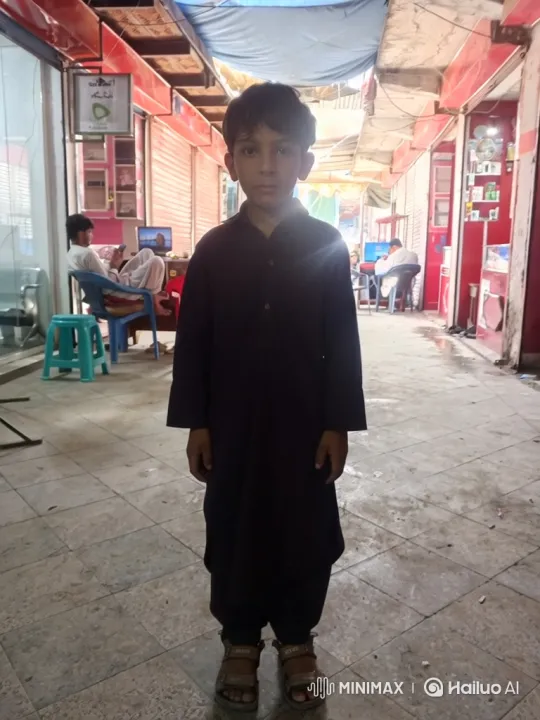 Tranquil Market Scene with Curious Boy – AI Generated Video | Hailuo AI