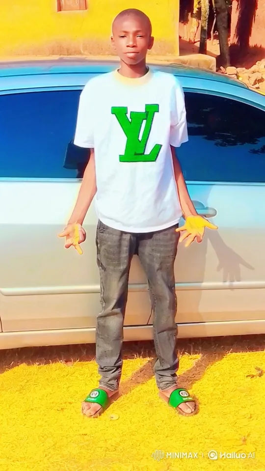 Young Man in White T-Shirt Enters G-Wagon – AI Generated Video | Hailuo AI