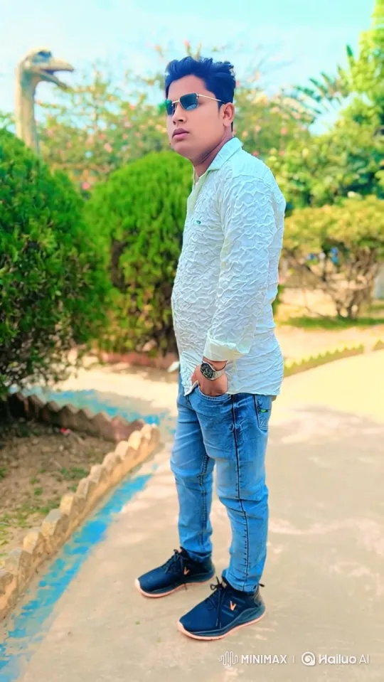 Young Man Enters Luxury G-Wagon, Drives Away – AI Generated Video | Hailuo AI