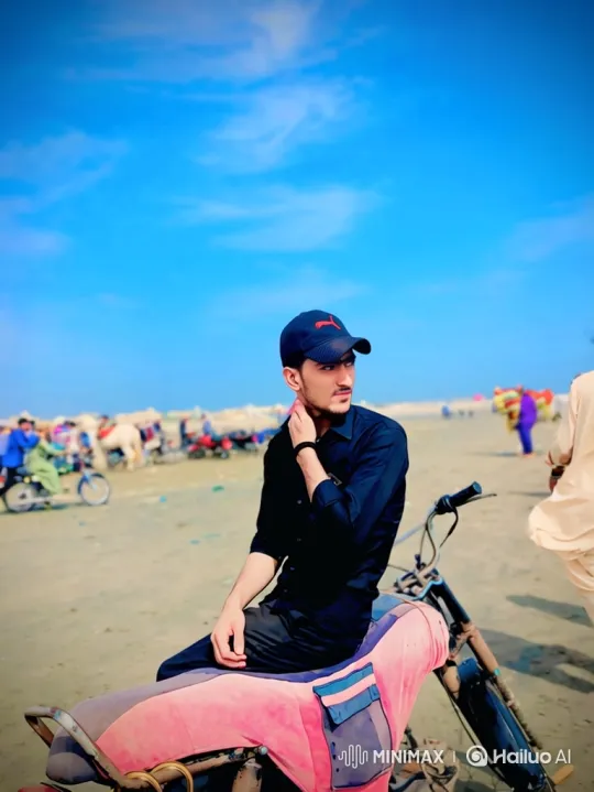 Young Couple Shares Quiet Moment in Golden-Hour Park – AI Generated Video | Hailuo AI