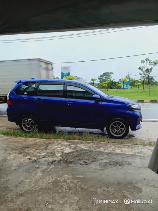 Blue Car Transforms with Lowered Suspension – AI Generated Video | Hailuo AI