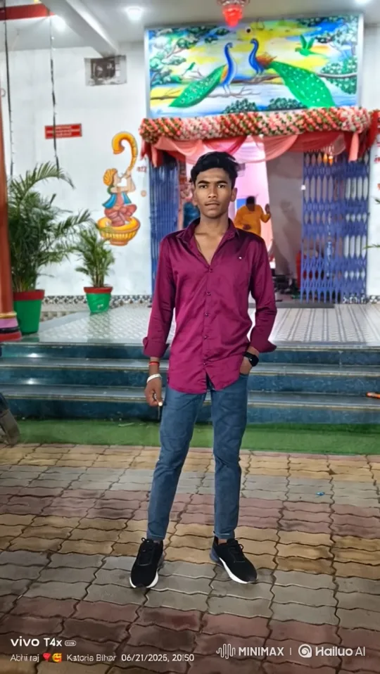 Young Man Meets Narendra Modi on Bustling City Street – AI Generated Video | Hailuo AI