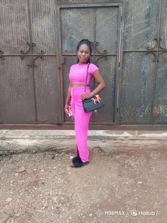 Woman in Pink Enters G-Wagon by Metal Gate – AI Generated Video | Hailuo AI
