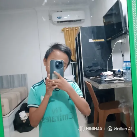 Journey from Phone Screen to Earth's Orbit – AI Generated Video | Hailuo AI