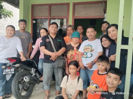 Joyful Celebration of a Diverse Group – AI Generated Video | Hailuo AI